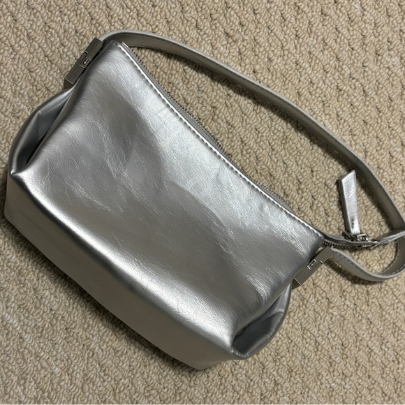 4 bags in 1 bundle!!! - Picture 8 of 10